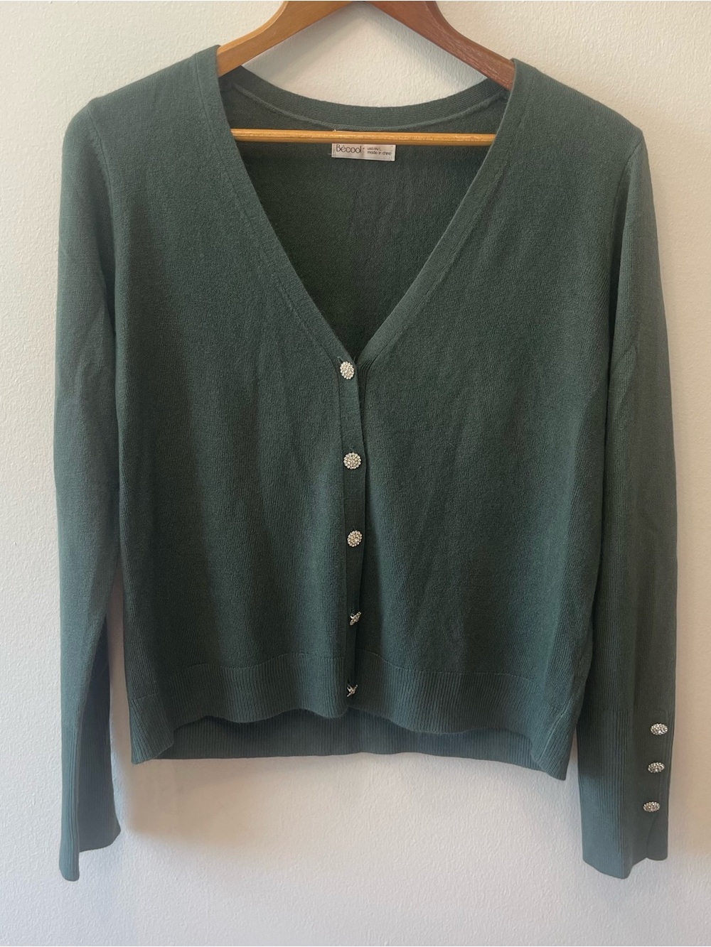 Be cool Green Super soft cardigan jewel buttons M/L